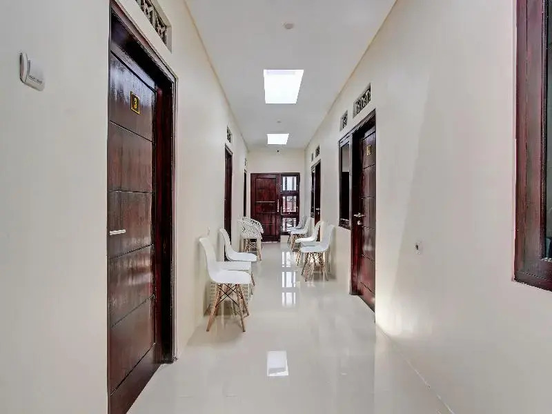 Hotel O Griya Putih