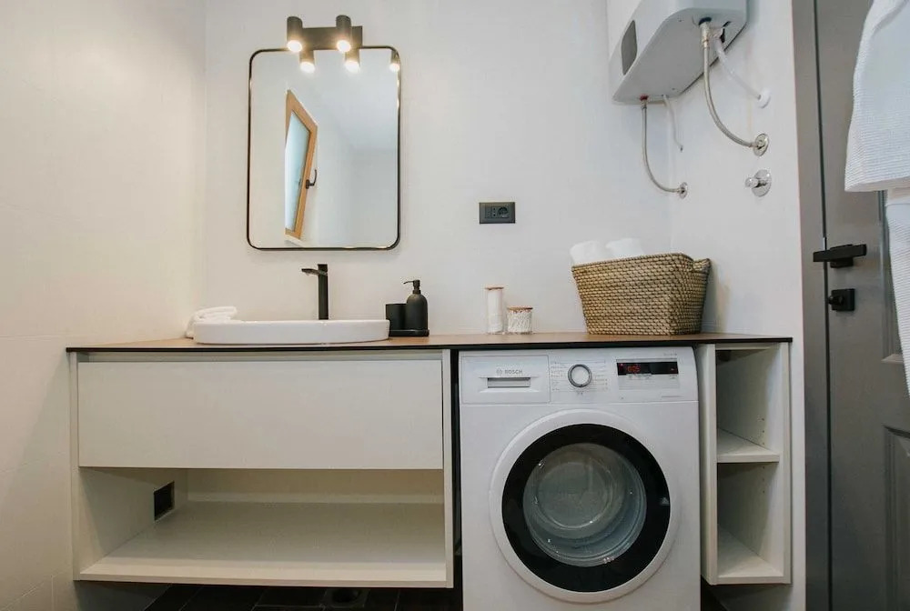 Oleander Urban Suites, high-speed internet, beach at 250, PET friendly