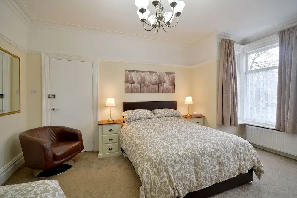 Brightwater Ground Floor Apartment up to 6 Guests