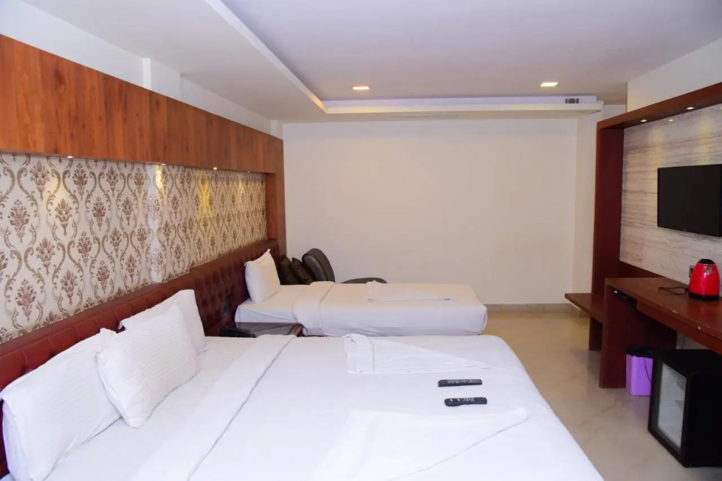 Hotel Adya Classsic