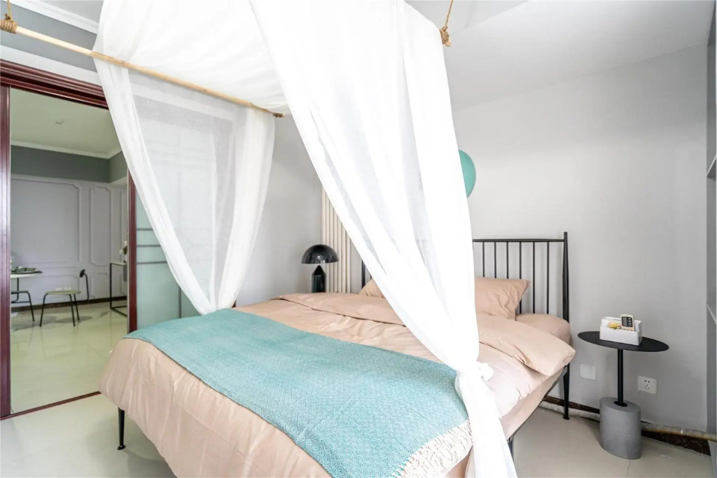 Locals Apartment House 20