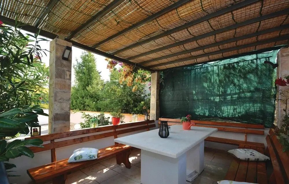 Amazing Home in Stari Grad With Wifi and 1 Bedrooms