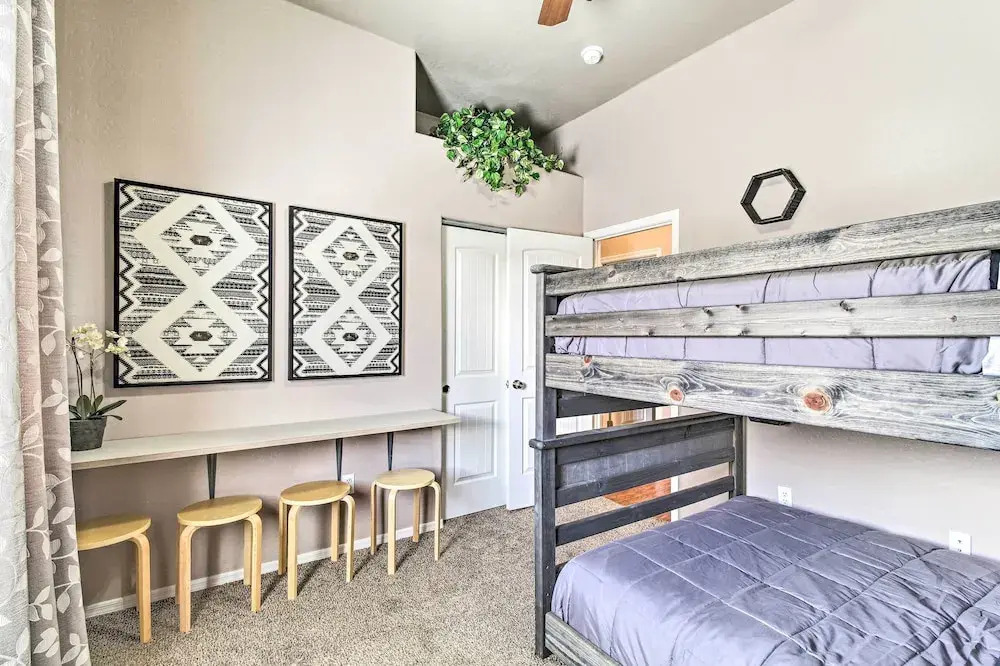 Private Patio + Gazebo: Show Low Hideaway!