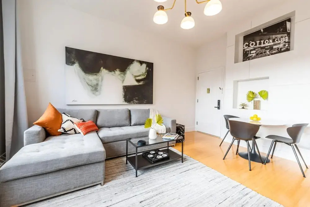 Cypress Court III by Rove Travel 1BR Harlem Apt