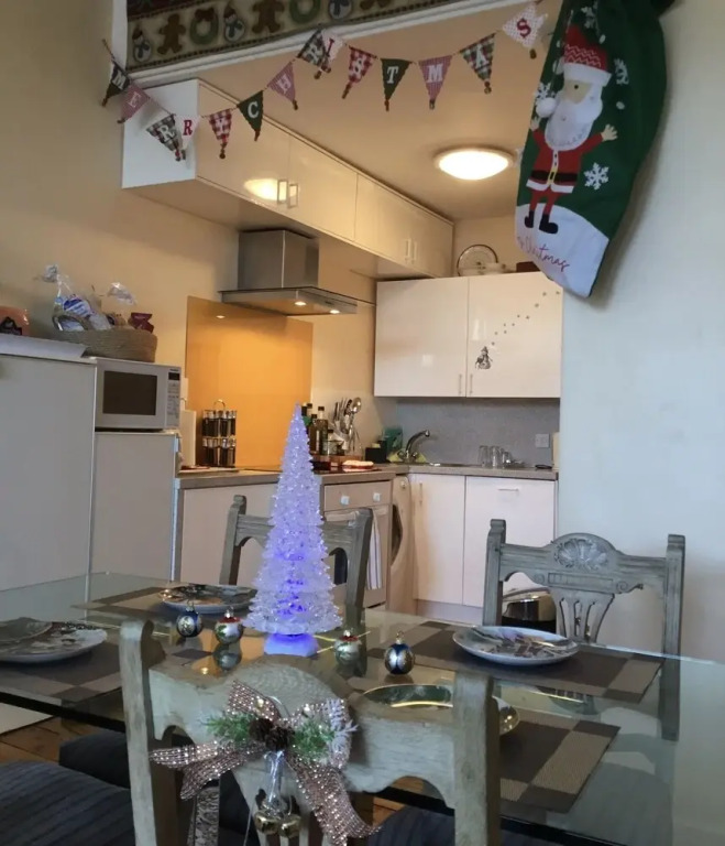 Fantastic 2 Bedroom Apartment Next to Green Park