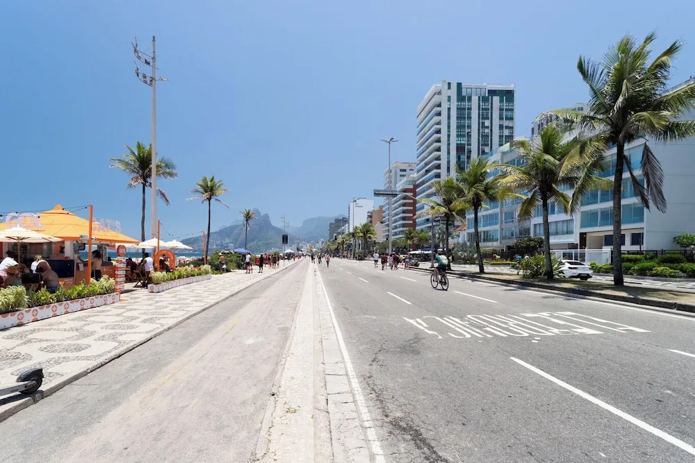 Apartamento com Garagem a 400m da Praia de Ipanema