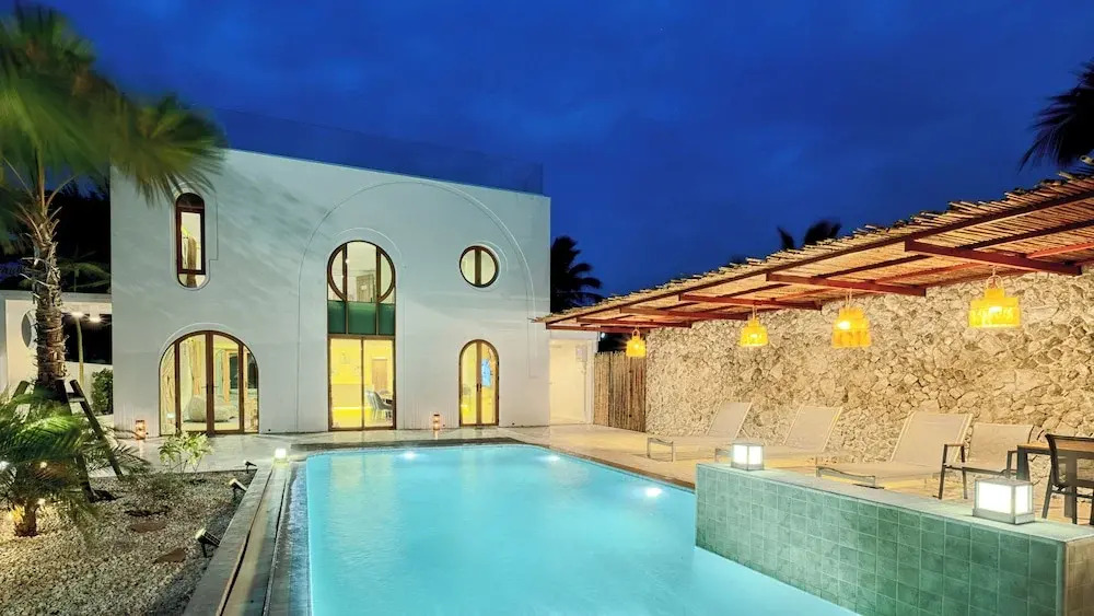 A Dream Naka Island - Beachfront Retreat