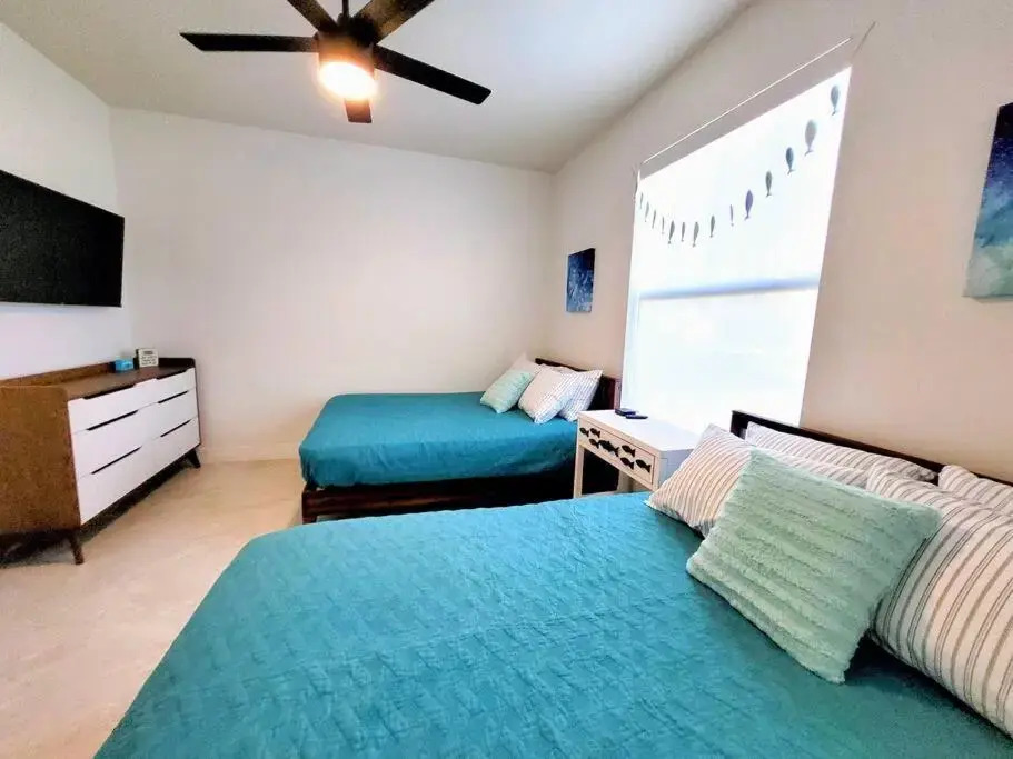 Blue Door Retreat - Luxury Pool Home - sleeps 8