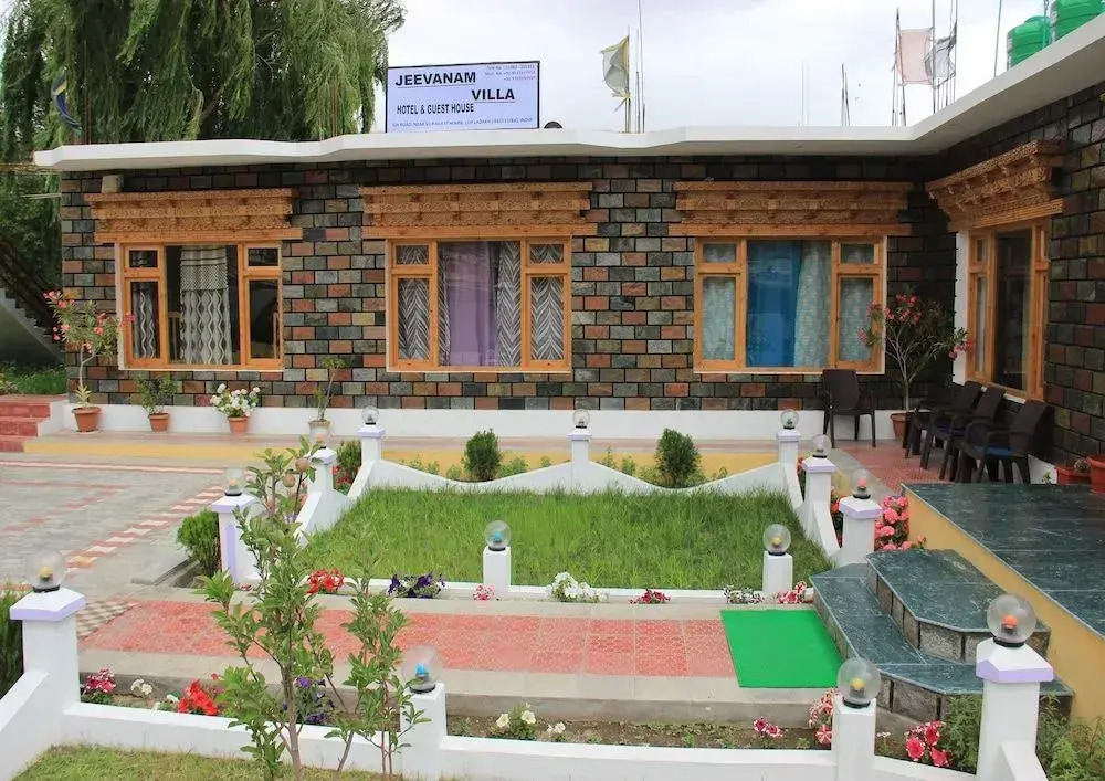 Hotel Jeevanam Villa