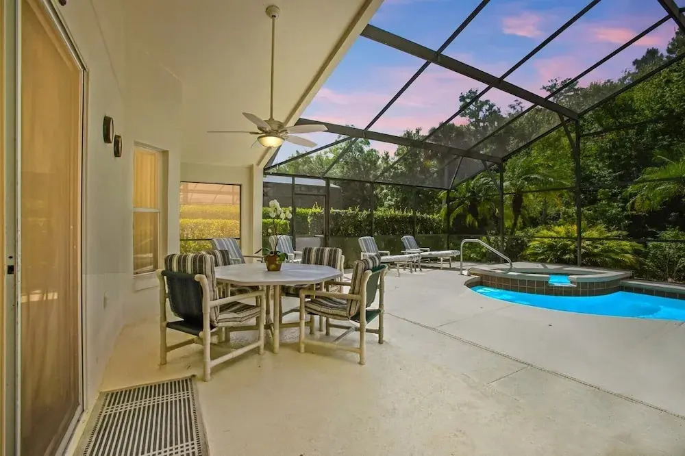 4 Bedroom Private Pool+Spa Home 8 Miles to Disney 4 Home