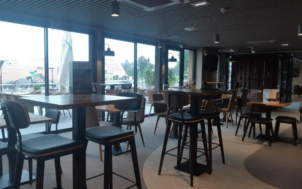 Brit Hotel Ploermel - Hotel de lHippodrome