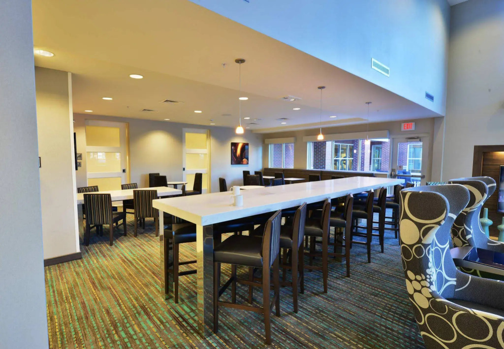 Courtyard by Marriott Omaha Aksarben Village