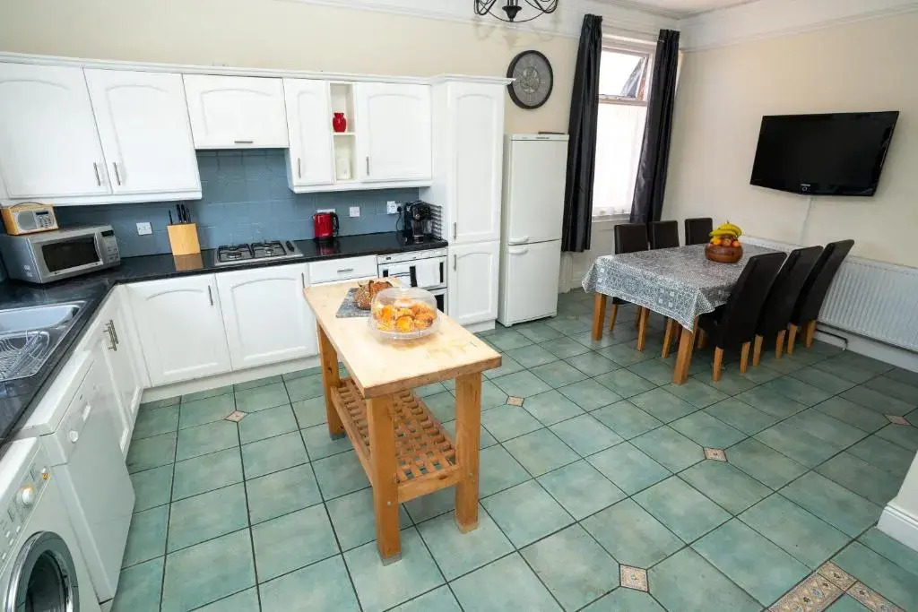 Longsands Lodge