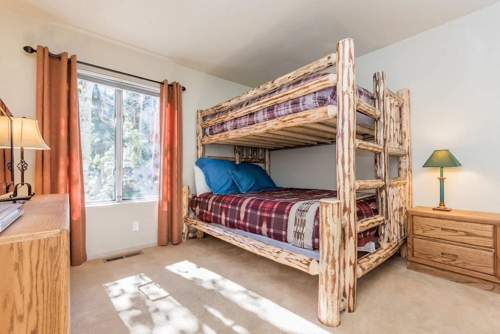 Snowcreek 613 Phase IV