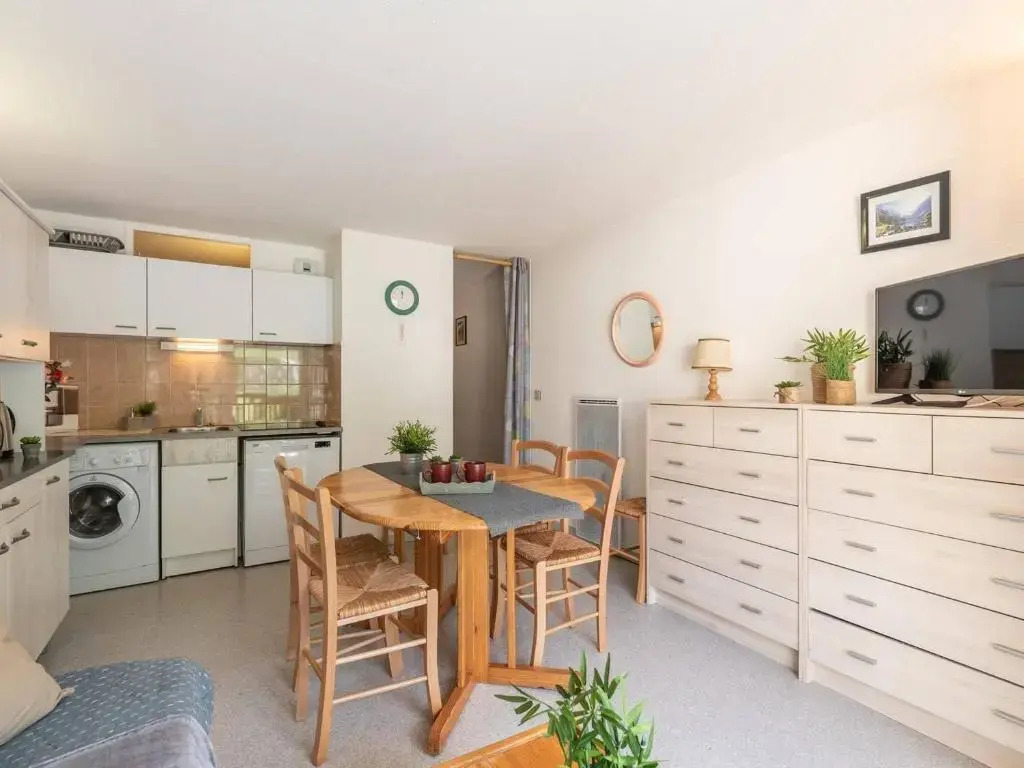 Appartement cosy avec balcon et parking à Saint-Lary - FR-1-296-138