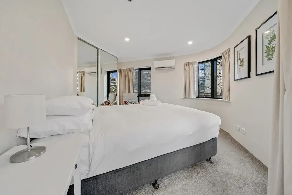 Central 2-bed Apartment With Pool, Gym and Spa