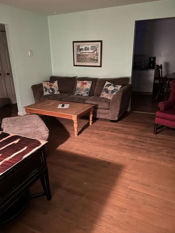 Boat House Ground Floor #2 - 1 Br Waterfront, Wifi 1 Bedroom Apts by RedAwning