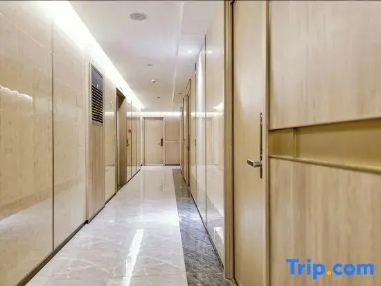 GuanYun Hotel (Zhengzhou Longzihu Subway Station Store)