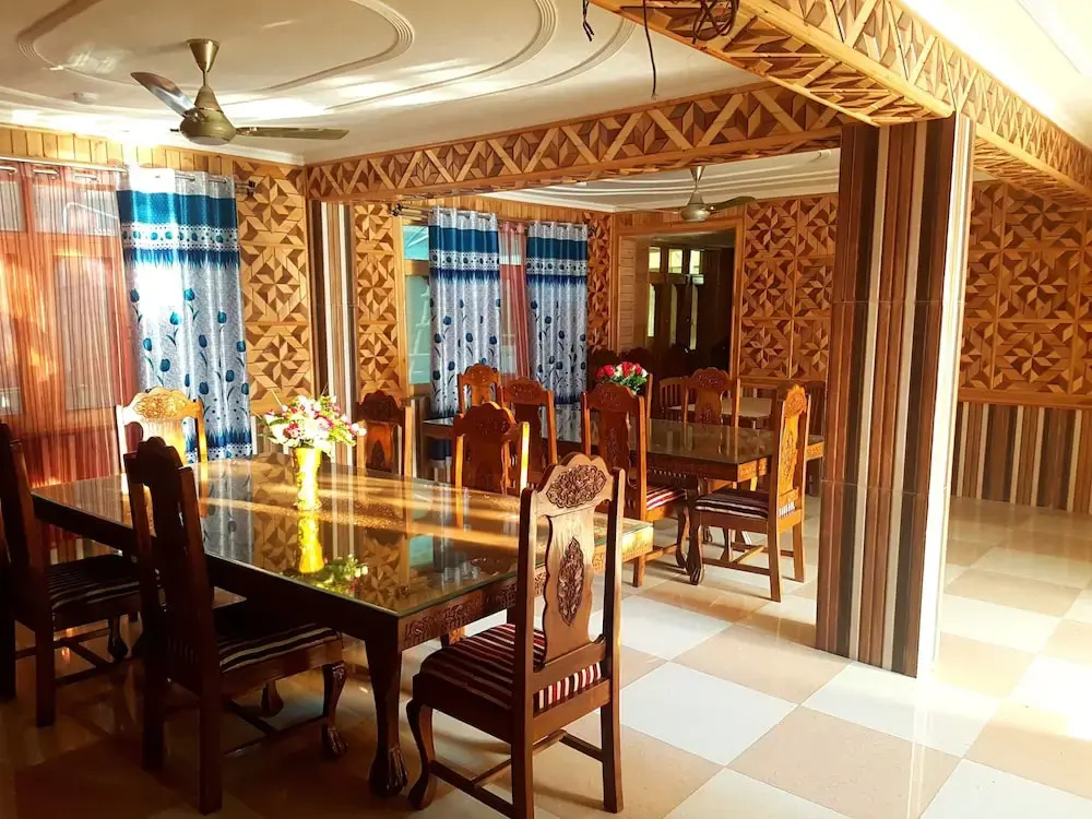 Grand Noora Palace