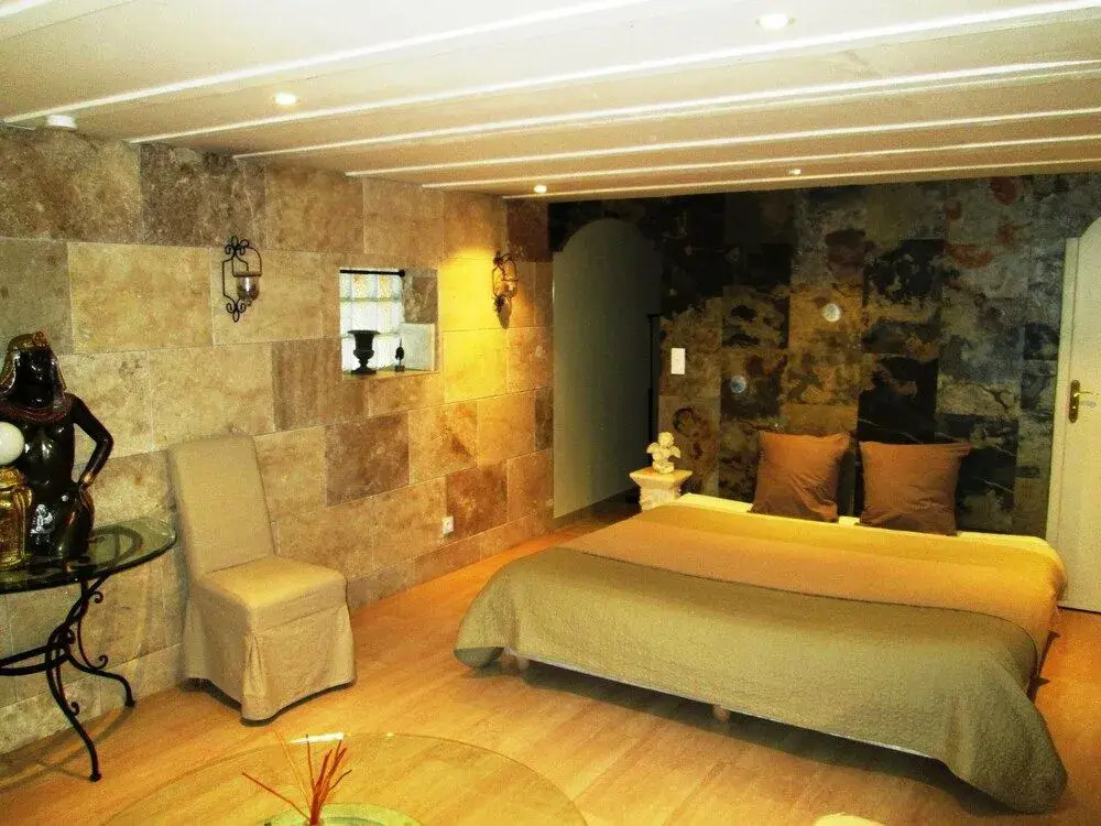 Chambres dHôte Dijon Clair de Lune Adults Only
