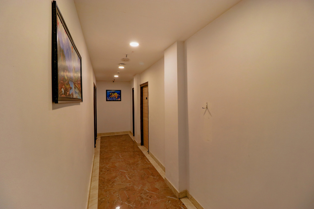 FabHotel Royal Inn