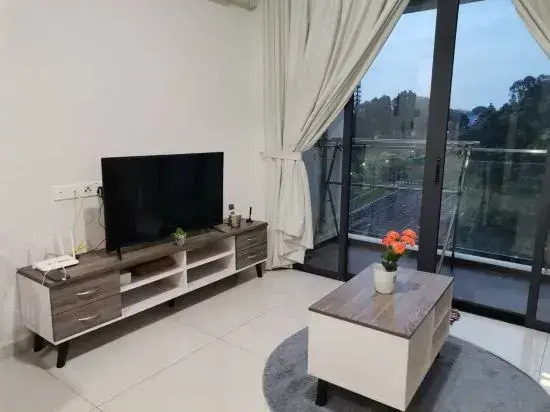 Cityview 2BR Country Garden Danga Bay @ Natol