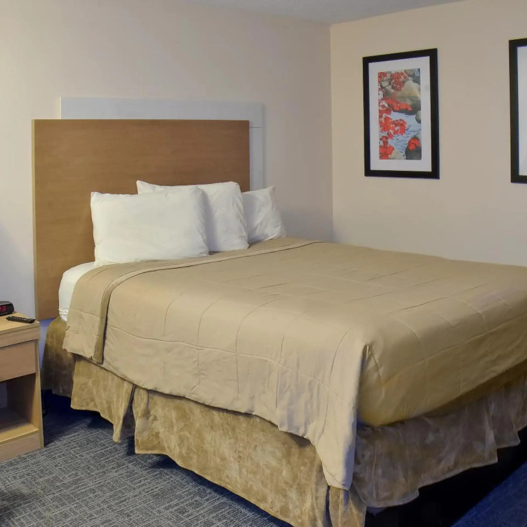Town & Country Inn & Resort