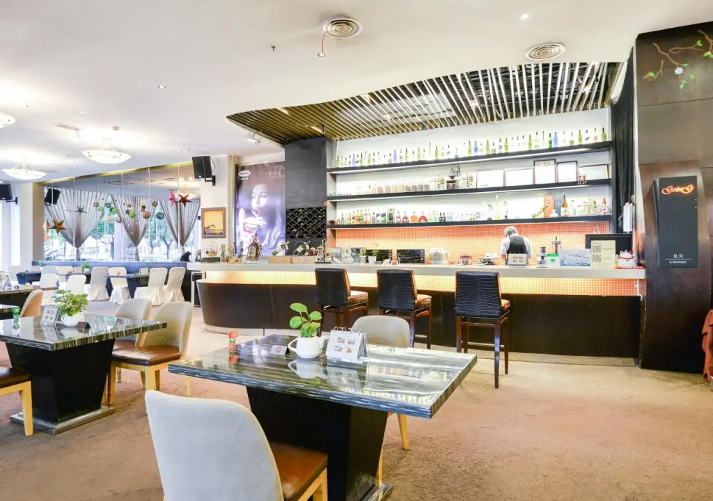 Yashidu Suites Hotel