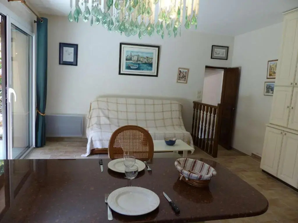 Appartement Le Lavandou, 2 pièces, 4 personnes - FR-1-308-115