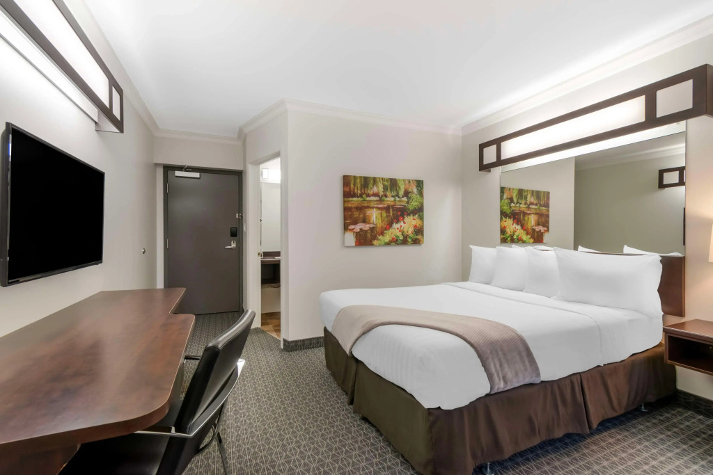 Villa Inn & Suites - SureStay Collection by Best Western