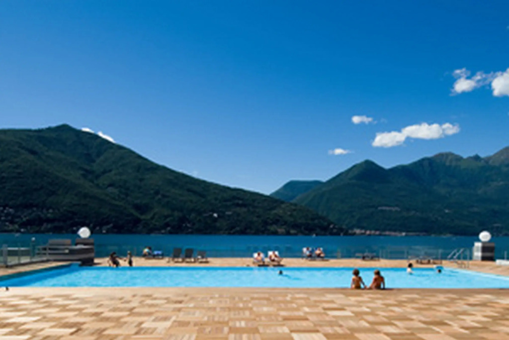 Vista di Maccagno Fantastico: View, Pool & Balcony - Happy Rentals