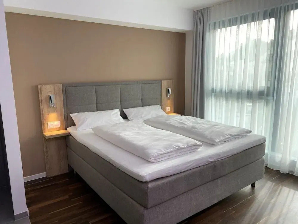 Hotel B4