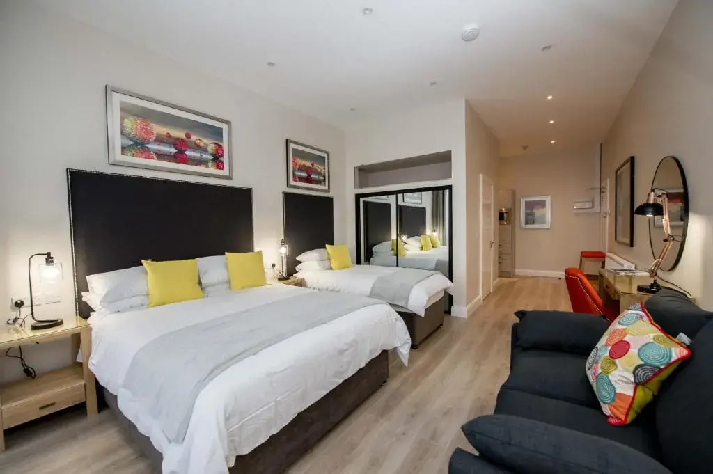 The James Suites