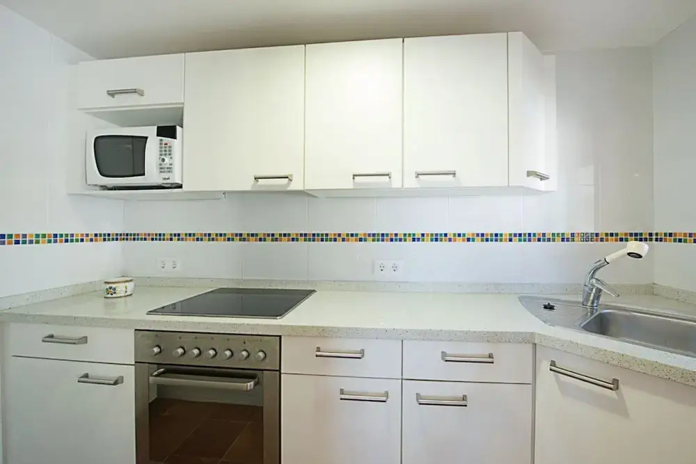 Villa - 4 Bedrooms with Pool, WiFi and Sea views - 104965