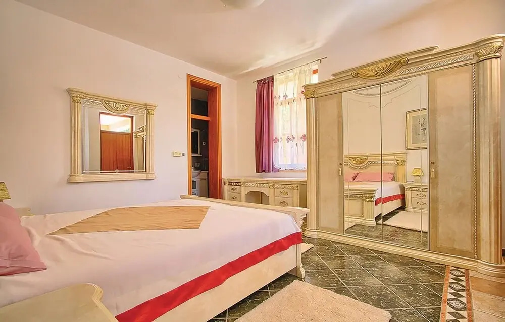 Stunning Home in Porec With Outdoor Swimming Pool, Wifi and 7 Bedrooms