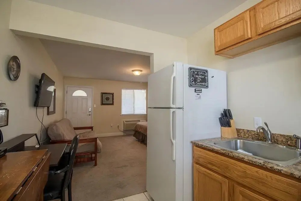 Oak Shores-Oak Shores Studio 29