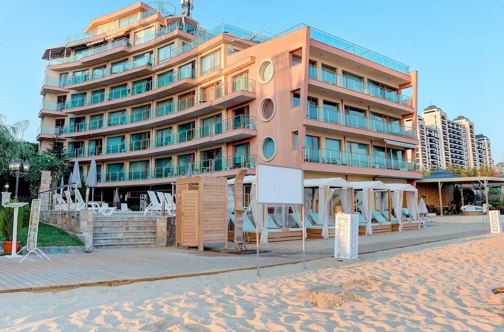 Beachfront Apartments by Martys