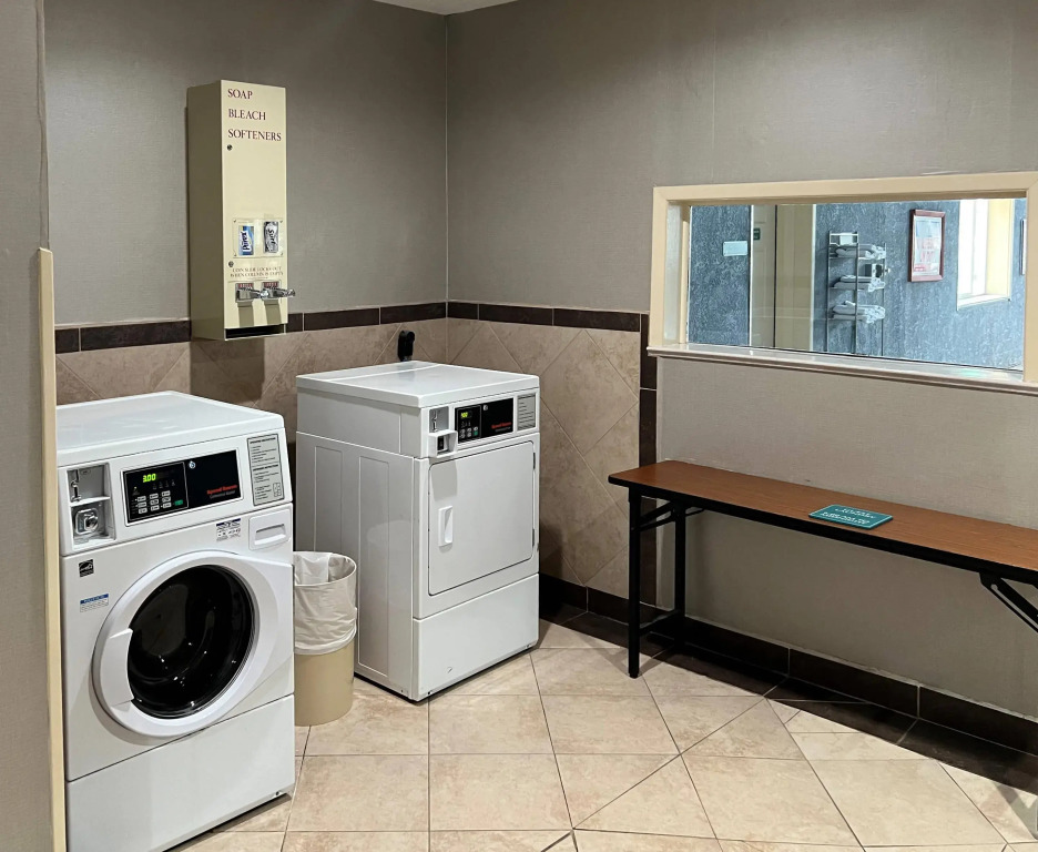 Quality Inn & Suites Grants - I-40