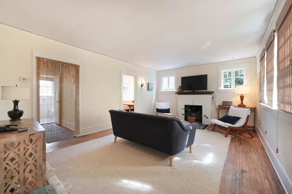 Columbia Cottage 2 Bedroom Home by Redawning