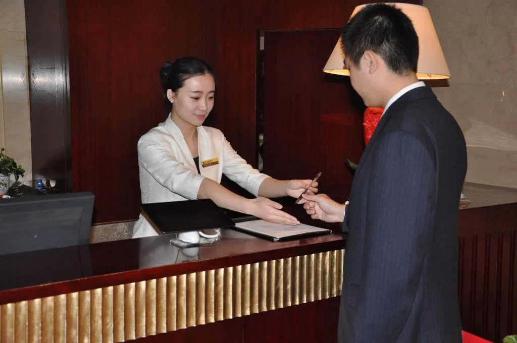 JingHang Holiday Hotel