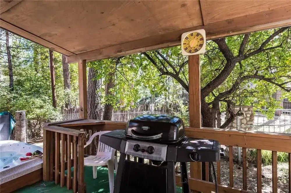 A Whispering River - Three Bedroom Cabin with Hot Tub