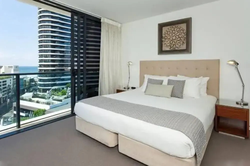 The Oracle Broadbeach 906