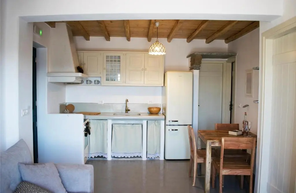 Traditional suites in Chora Kythnos #4