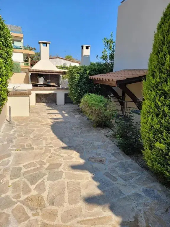 Lydia's Inn 1 35m from the sea