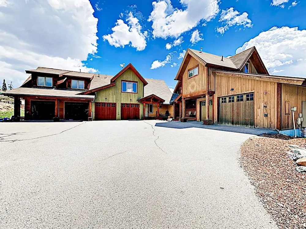 New Listing! Big Mountain-view Gem In Wildernest 3 Bedroom Townhouse