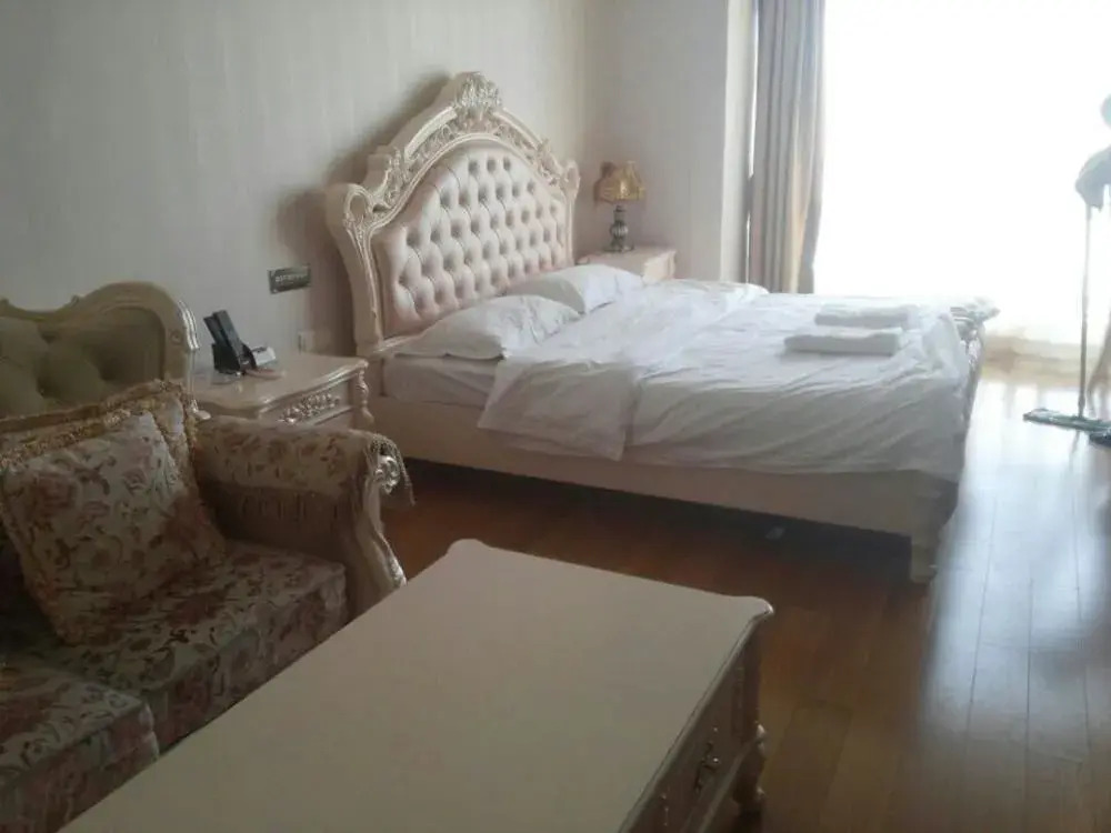 Bojing Hopson Plaza Apartment Hotel - Room 1803