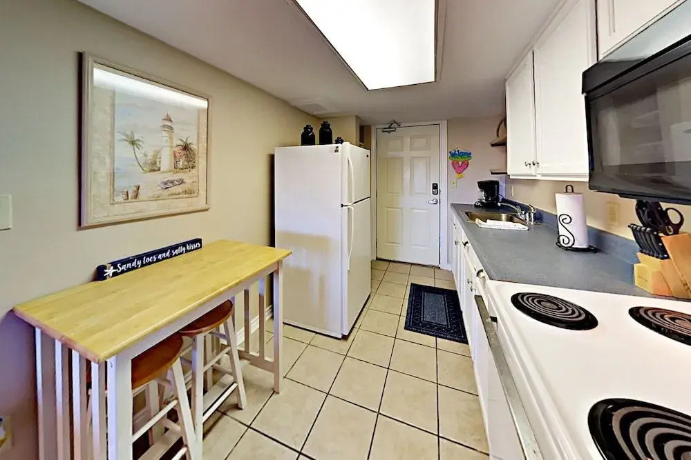 131 Sea Breeze 1 Bedroom 1 Bathroom Condo