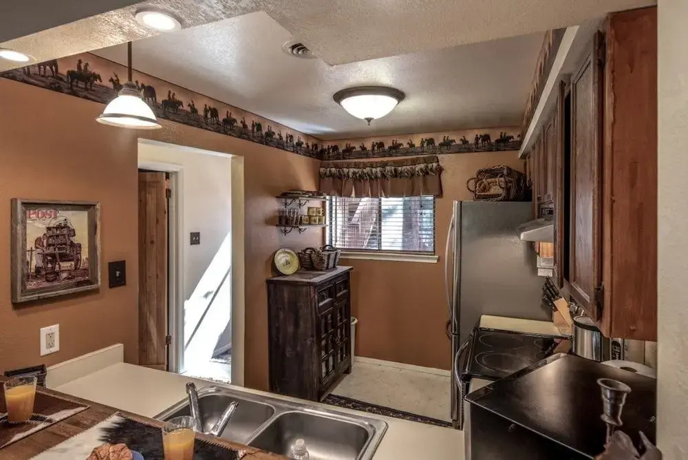 204 Whispering Bluff