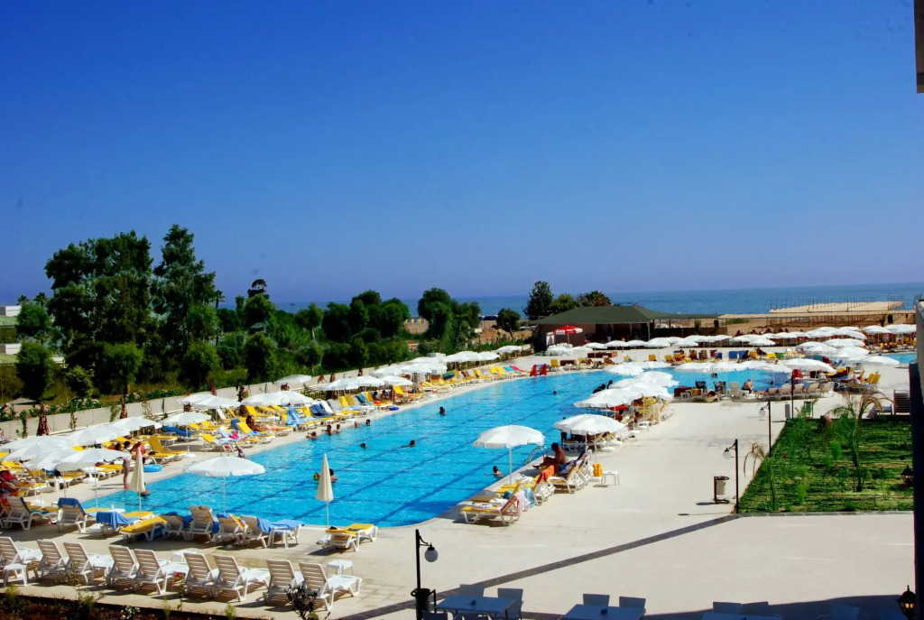 Hedef Beach Resort