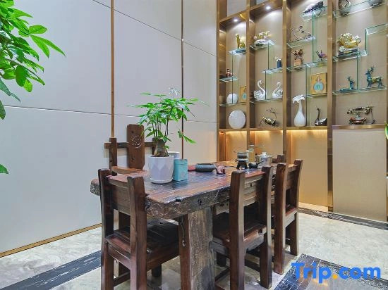 Yidu Hotel (Kaili College)
